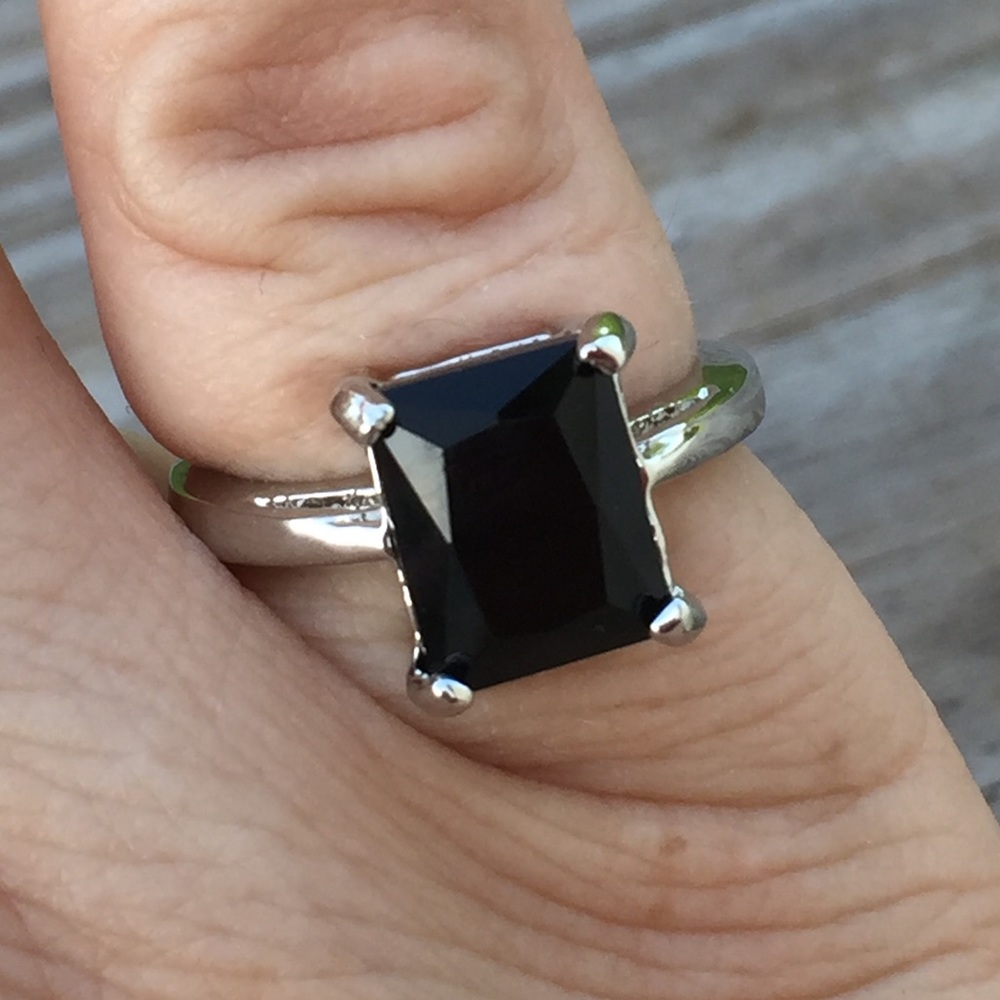 Black Sapphire luxury cut fashion ring - Picture 7 of 8